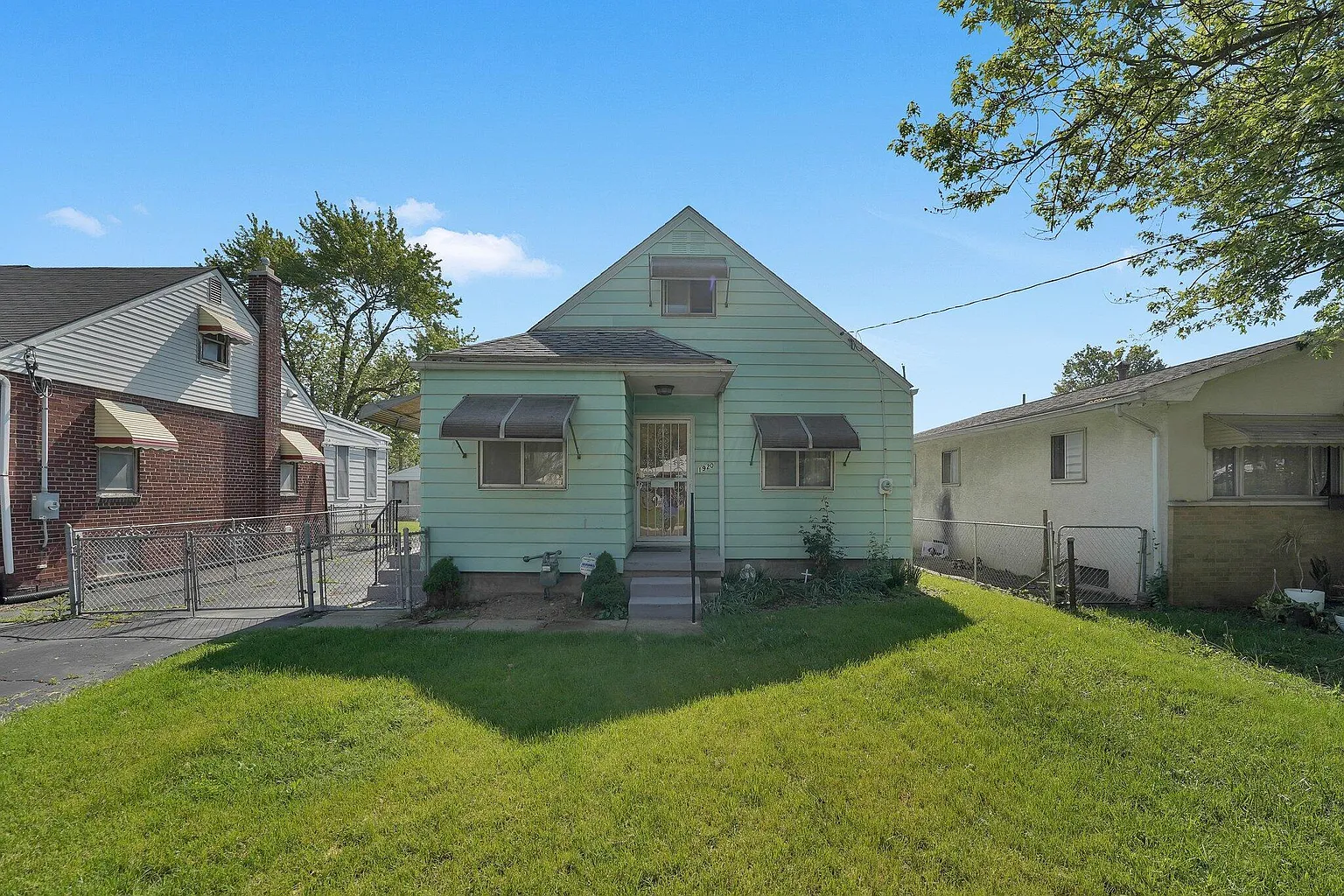 1920 S Champion Ave photo 1