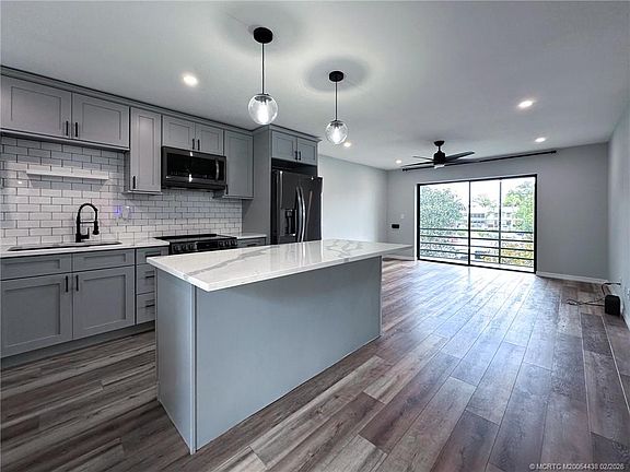 4th image of 800 NW Fork Rd APT 10-7