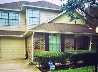 7 Regency Ln, Houston, TX 77088