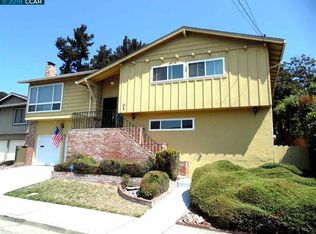 60 Maggiora Dr, Oakland, CA