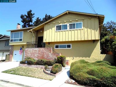 60 Maggiora Dr, Oakland, CA, 94605