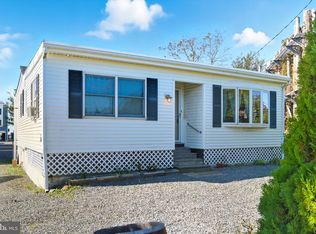 2 Northeast Dr, Manahawkin, NJ 08050