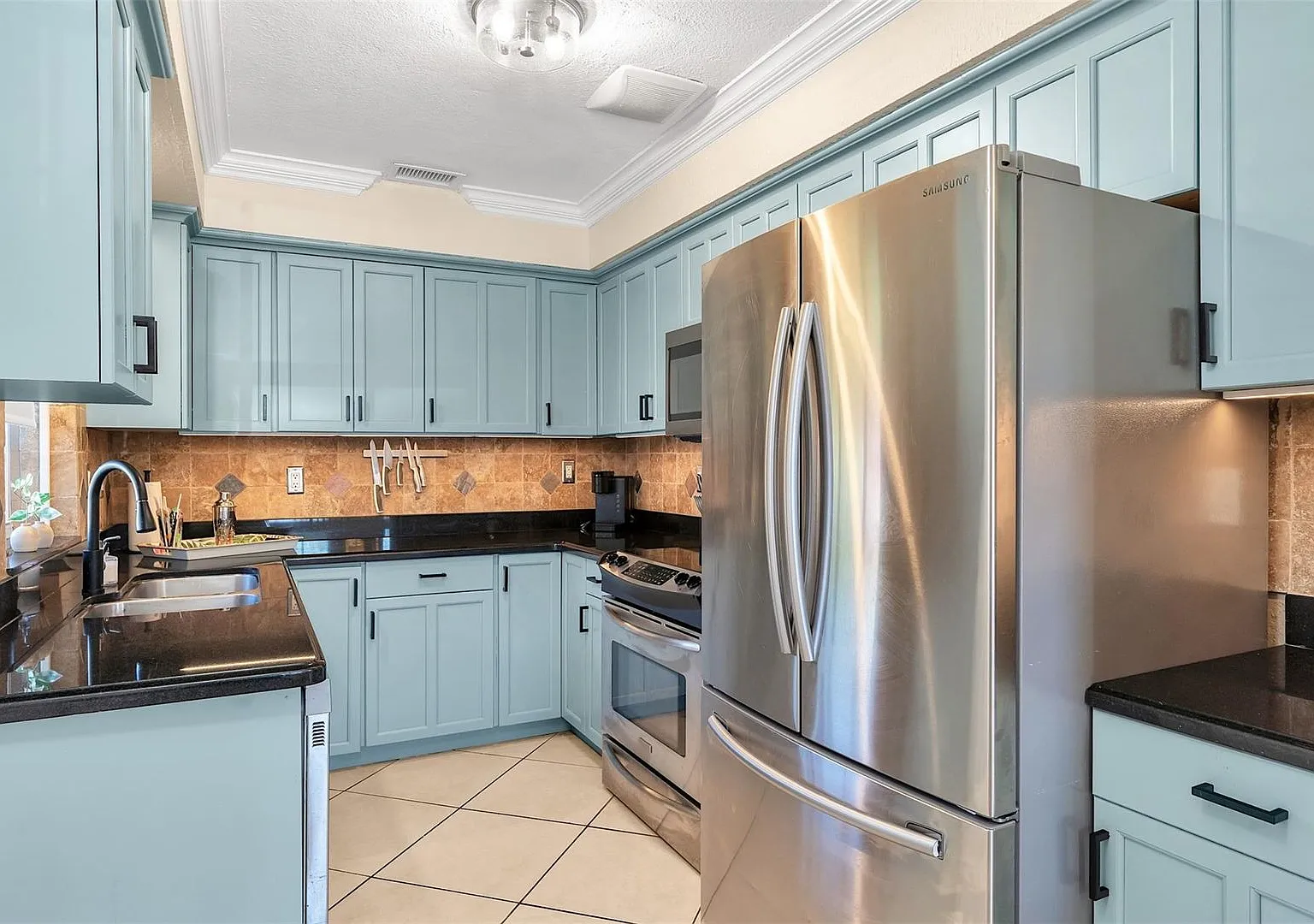 3221 Seaward Drive, Lauderdale By The Se, FL 33062 — Photo 2