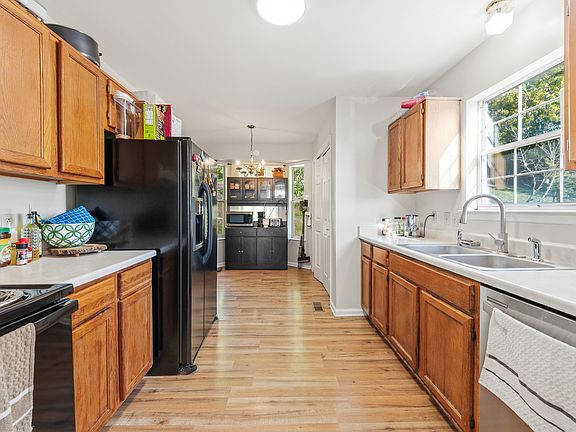 3rd image of 1436 Tempany Ct