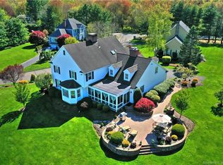 42 Farmstead Ln, Trumbull, CT 06611