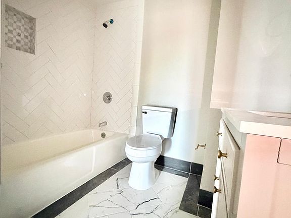 3rd image of 279 Chapel St #3K