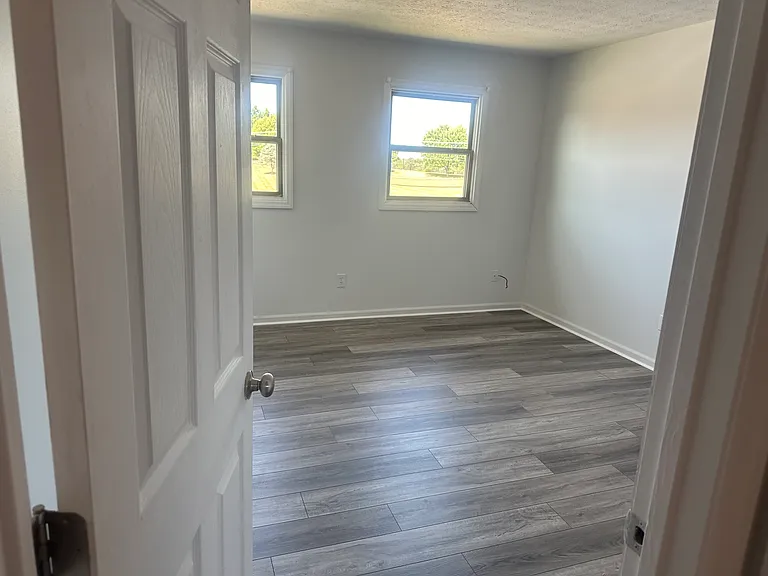 Hager Dr — Photo 4