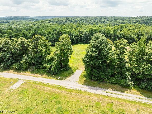 3rd image of 16 Township Road 51 NE