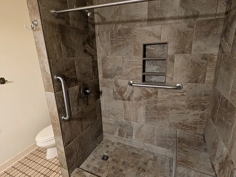 1408 Strongs Ave — Photo 2