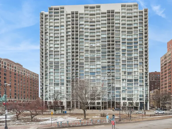 3200 N Lake Shore Dr APT 2701, Chicago, IL 60657