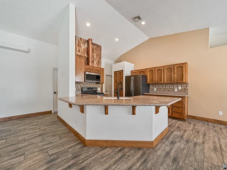 10619 E 35th Pl — Photo 8