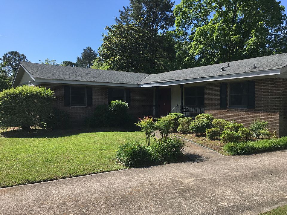1st image of 304 Scottish Ct