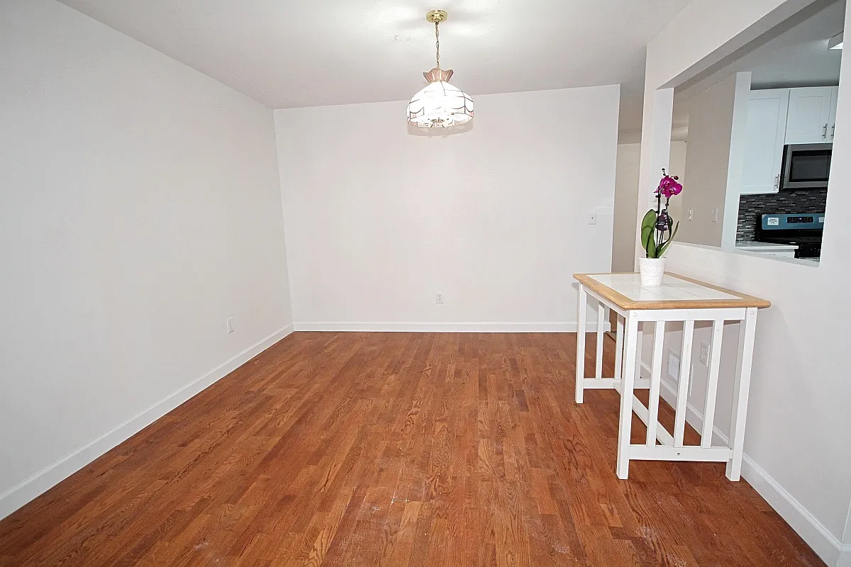 3 bed, 1.5 bath, 1100 sqft, $3,000 — Photo 2