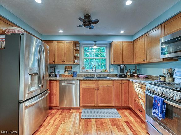 5th image of 12216 Chestnut Cir