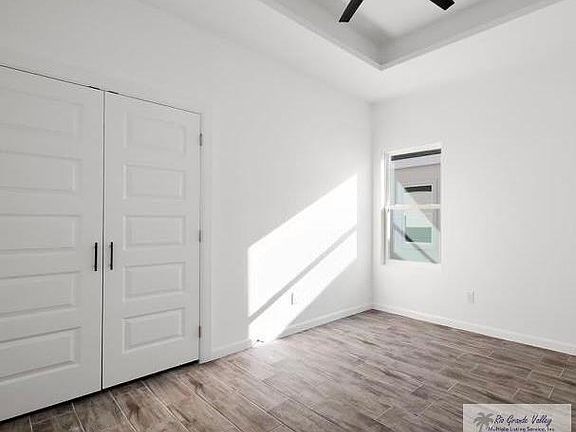 3rd image of 5601 Ozark Ave #2