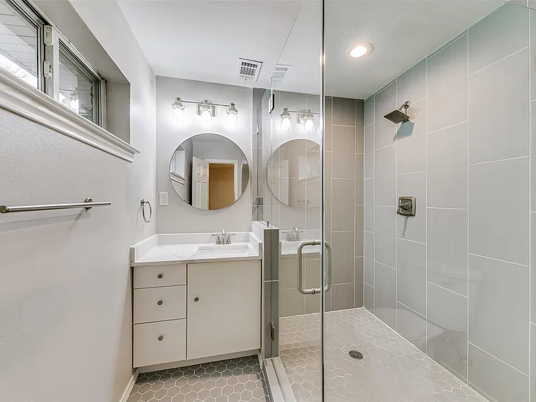 6912 Wake Forrest Dr — Photo 14