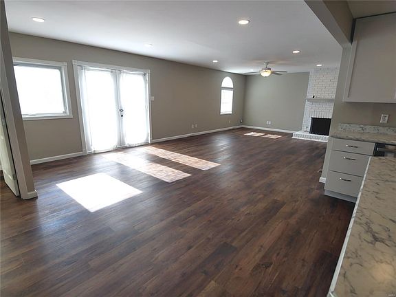 2nd image of 2260 Calle Vista Dr