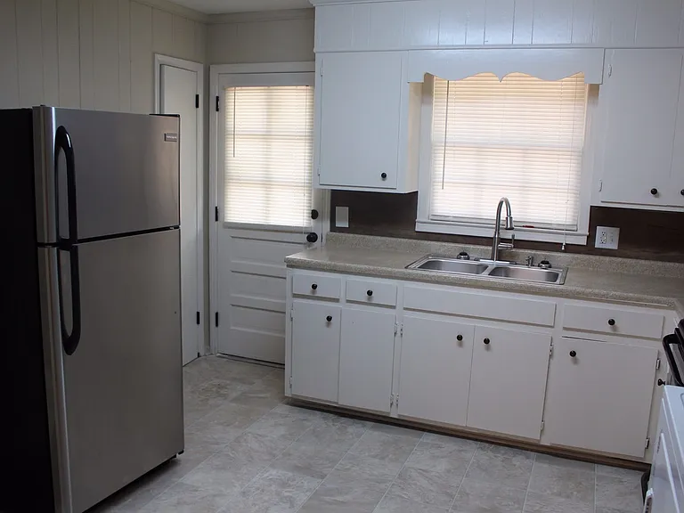 226 Cochran Rd — Photo 8