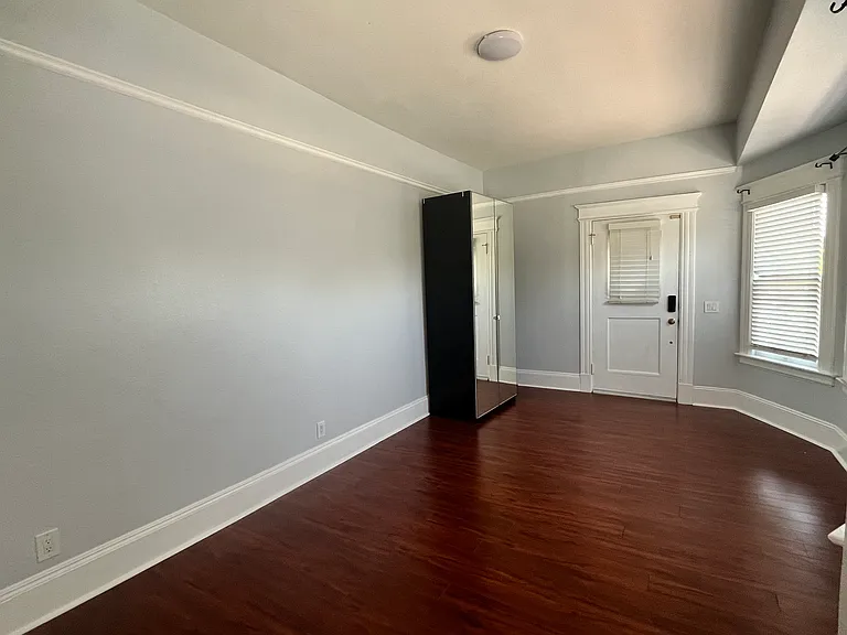 145 George St #5 — Photo 11