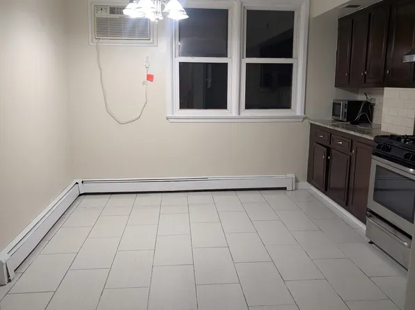 75 W 27th St, Bayonne, NJ 07002