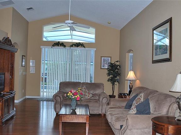 3rd image of 109 Chaucer Ave