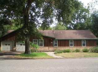 2130 W Dumble St, Alvin, TX 77511
