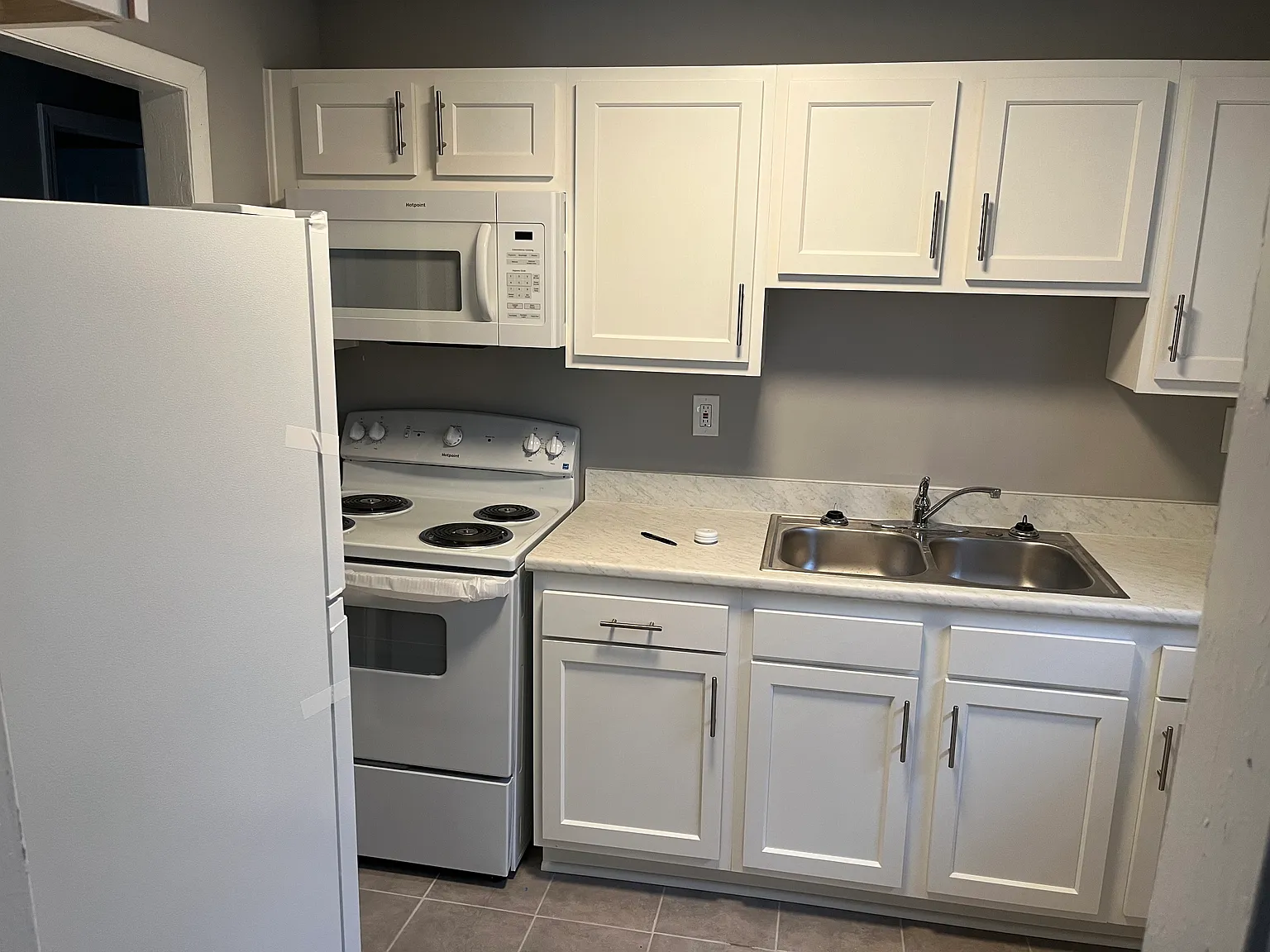 3 bed, 976 sqft, $1,150 — Photo 3