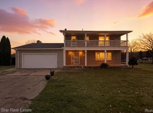 6024 E Holly Rd, Holly, MI 48442