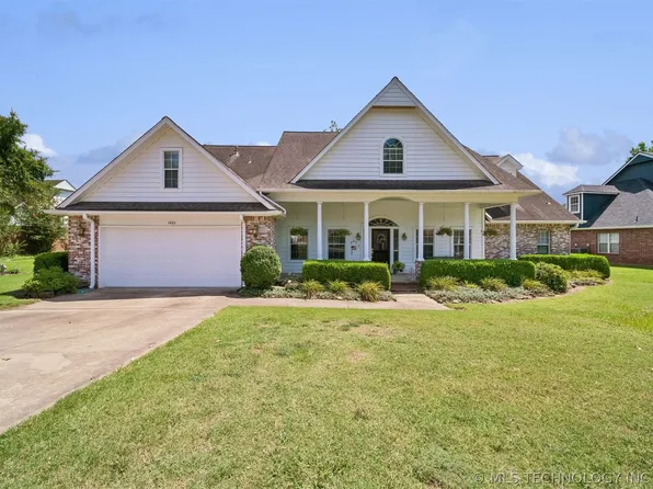 1406 NE Oakridge Dr, Claremore, OK 74017
