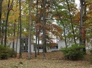 1249 Rainbow Forest Dr, Troutville, VA 24175