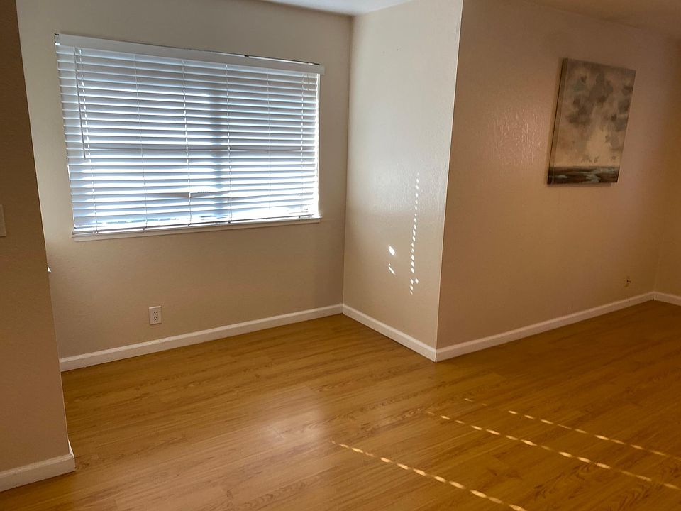 1st image of 2566 Village Dr