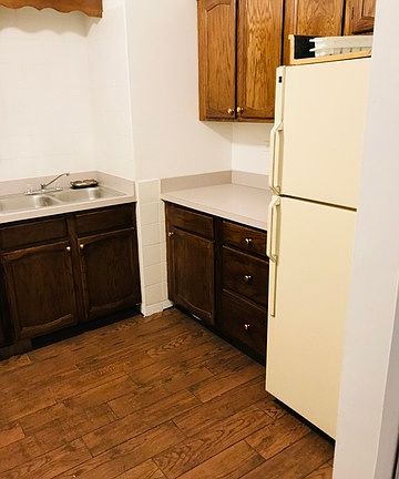 3rd image of 1029 Des Plaines Ave APT 405