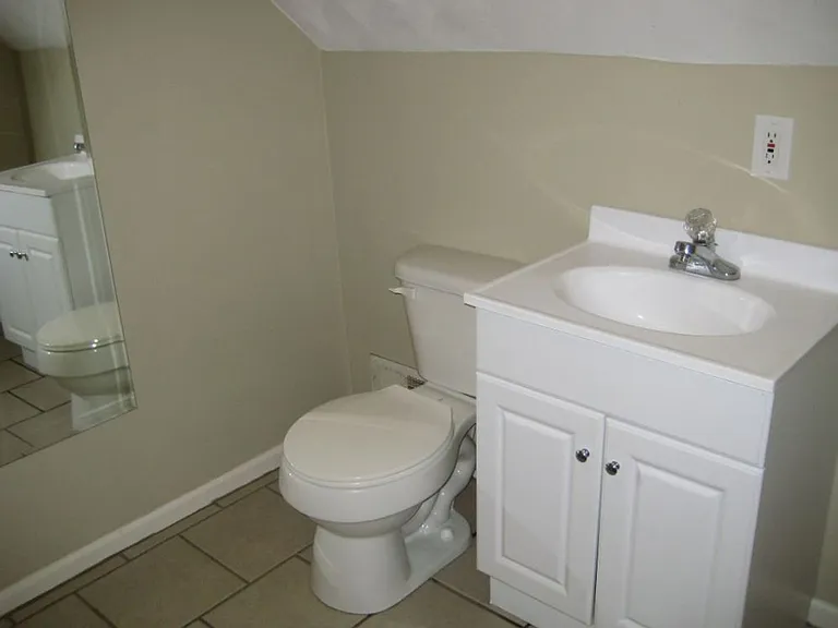 1359 High St — Photo 9