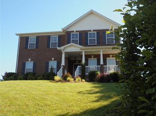 3148 Walker Ridge Dr, Walkertown, NC 27051