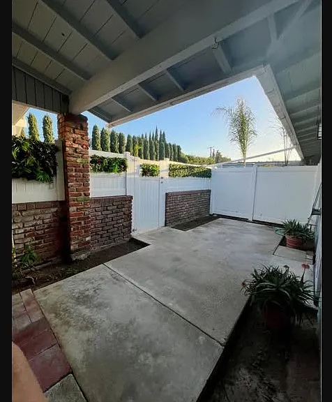 Mesa Apartments — Photo 6