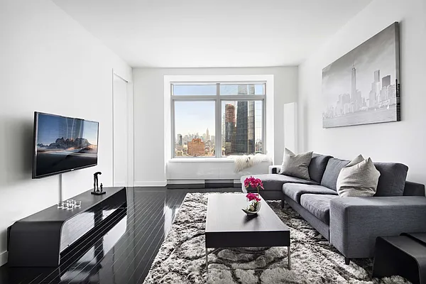 Rented by Compass | media 47