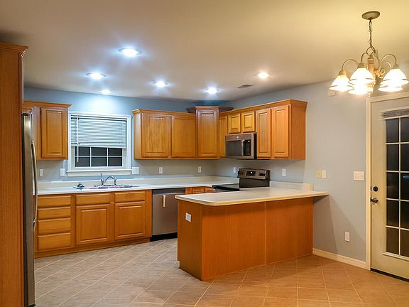 3rd image of 920 E Weldon Drive