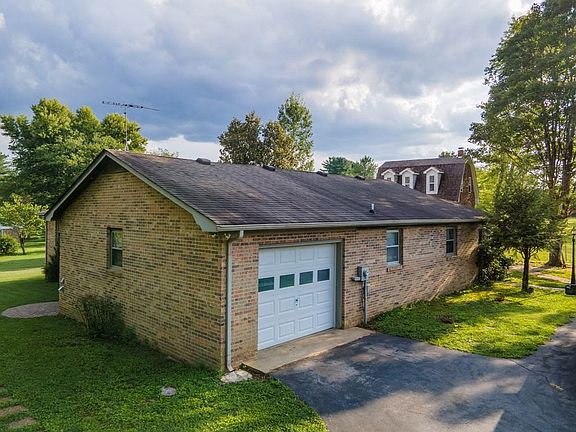 4th image of 573 Brookemeade Dr