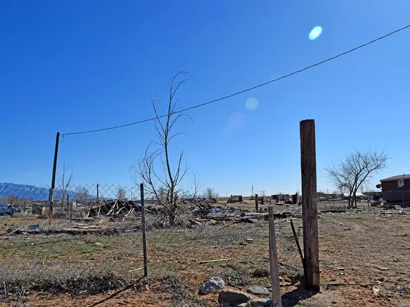 72 Primero Rd, Los Lunas, NM 87031