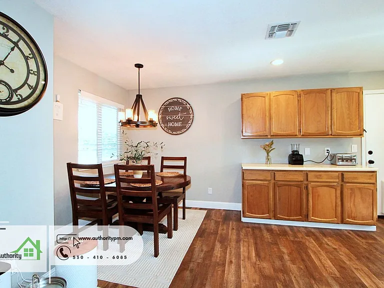 1437 Mariposa Ct — Photo 9
