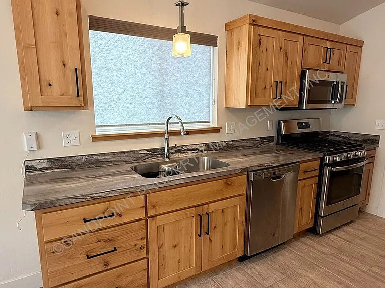 1616 Mosshart St — Photo 19
