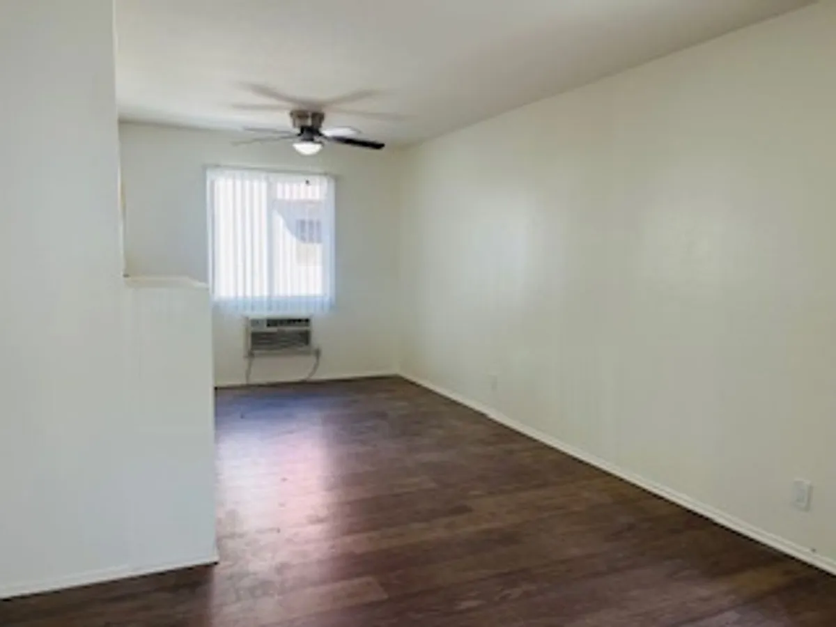 Building Photo - 6442 Rostrata Ave