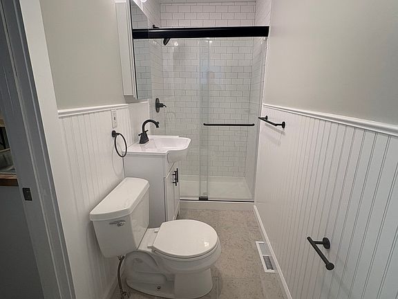 2nd image of 472 Connecticut St APT 1