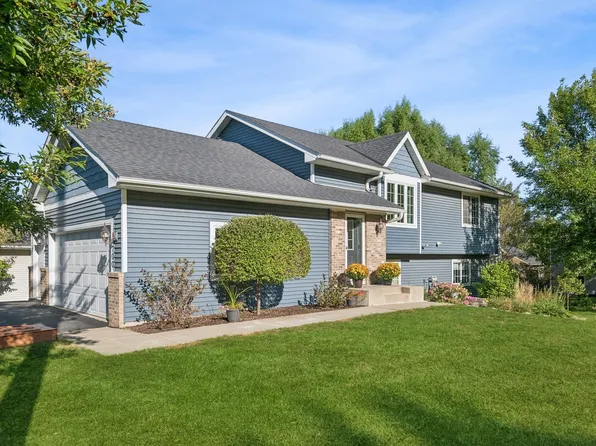 700 Ivanhoe Dr, Watertown, MN 55388