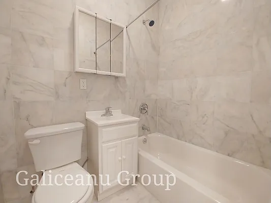 Rented by Lexington Real Estate Group | media 4