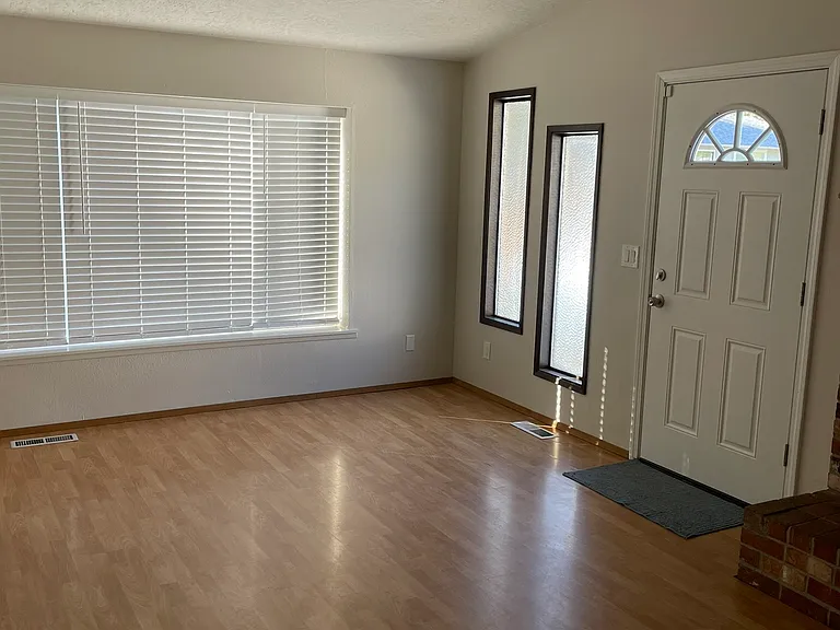 9936 SW 37th Ave — Photo 15