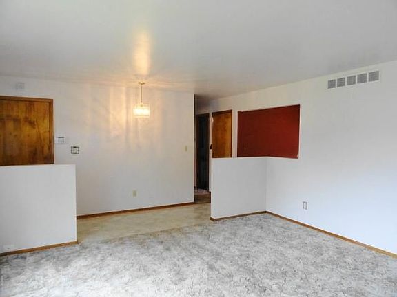 4th image of 1124 S Dekalb St