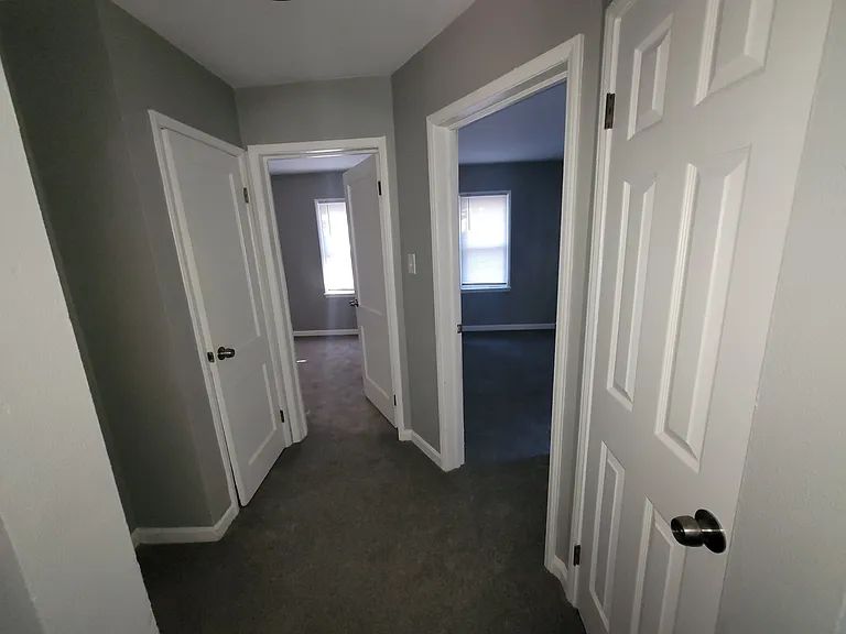 11760 Nottingham Rd — Photo 7