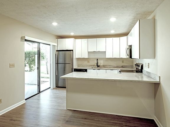 4th image of 5122 SE Lisbon Cir #C5e51da85