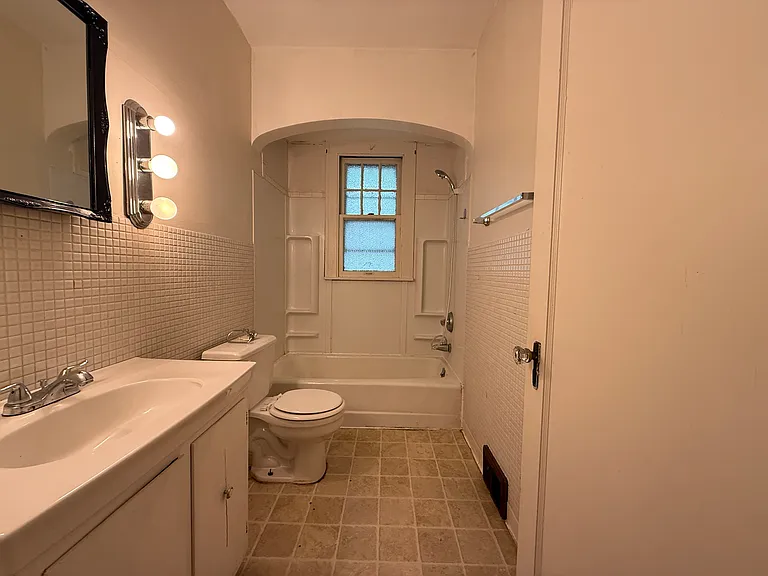 3201 Roland Ave #3201 — Photo 8